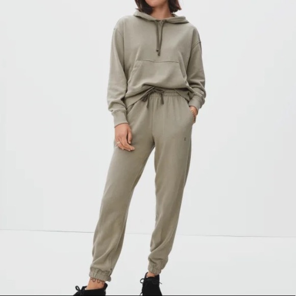 SOLD NWT Everlane The Lightweight French Terry Jogger - Picture 2 of 8